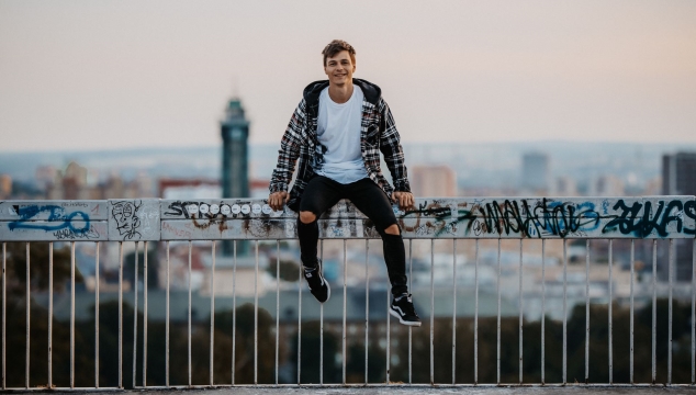 Chceš se naučit salto s Vovou?